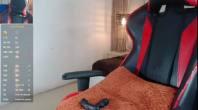 Snapshot of MurdockH chatting on 12.12.24 MurdockH online show from 12.12.24