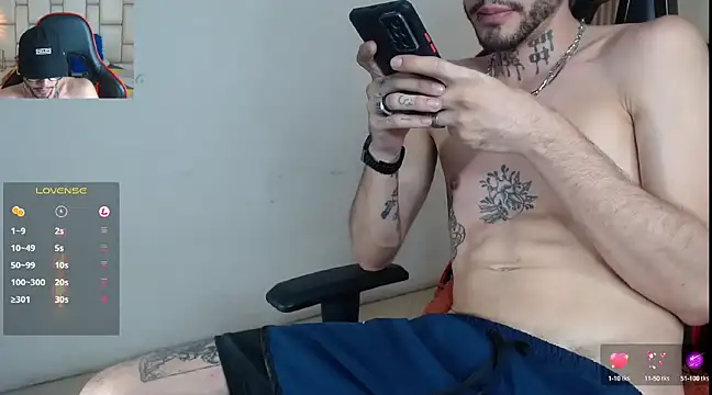 Snapshot of MurdockH chatting on 12.19.24 MurdockH online show from 12.19.24