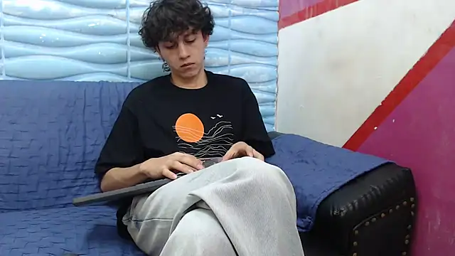 Felipe Browns online show from 01.12.25