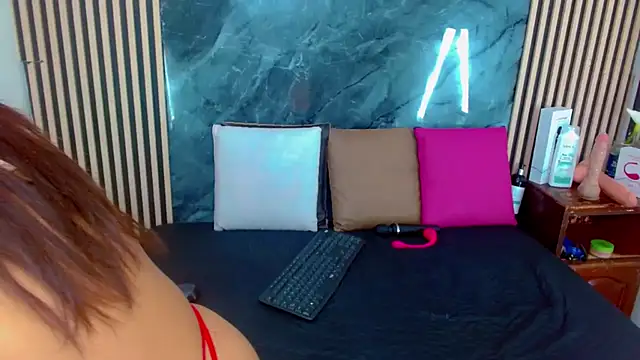 Snapshot of Isalombardi chatting on 02.26.25 Isalombardi online show from 02.26.25