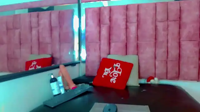 Snapshot of Isalombardi chatting on 03.16.25 Isalombardi online show from 03.16.25