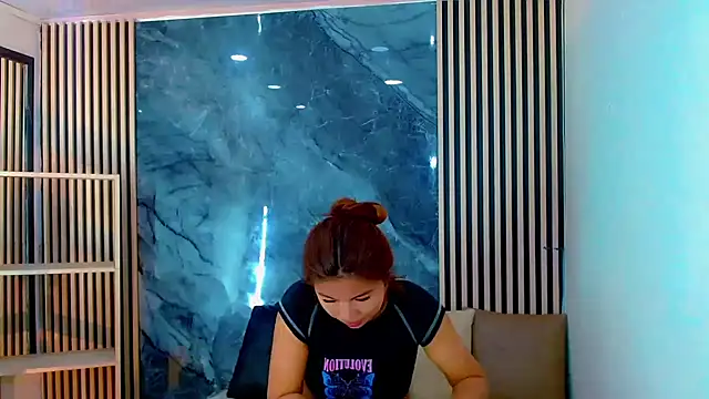 Isalombardi online show from 10.04.25