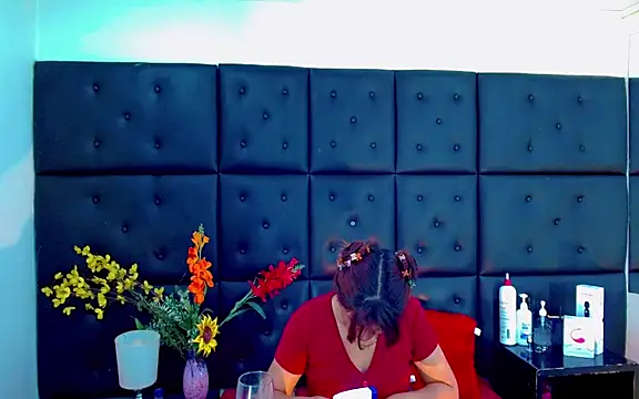 Snapshot of Isalombardi chatting on 02.11.26 Isalombardi online show from 02.11.26