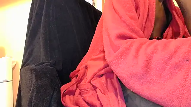 misswetlipss online show from 12.21.25