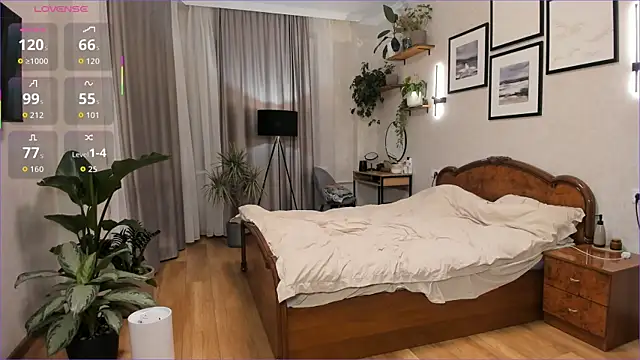 NicoleLuv online show from 09.16.25