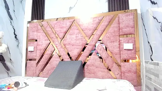 Snapshot of mia_alvares chatting on 11.28.25 mia alvares online show from 11.28.25