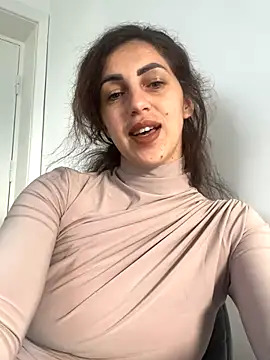 EmaSkyes online show from 10.22.25