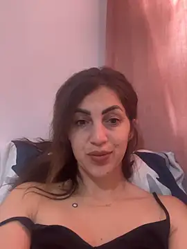 EmaSkyes online show from 11.17.25