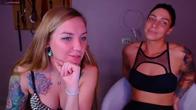 Snapshot of Carrie_Moonshine chatting on 10.07.25 Carrie Moonshine online show from 10.07.25