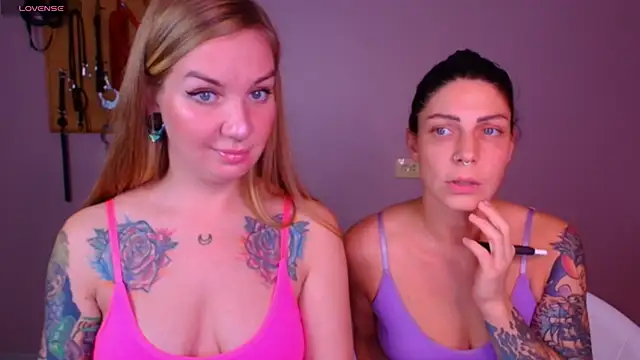 Snapshot of Carrie_Moonshine chatting on 10.09.25 Carrie Moonshine online show from 10.09.25