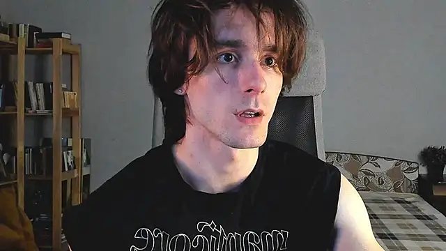 Snapshot of misterhult chatting on 12.06.24 misterhult online show from 12.06.24
