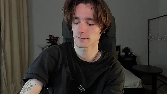 Snapshot of misterhult chatting on 12.12.24 misterhult online show from 12.12.24