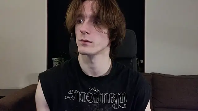 Snapshot of misterhult chatting on 01.18.25 misterhult online show from 01.18.25