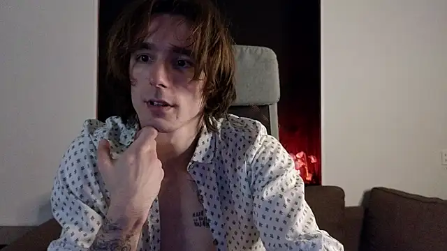 Snapshot of misterhult chatting on 01.23.25 misterhult online show from 01.23.25