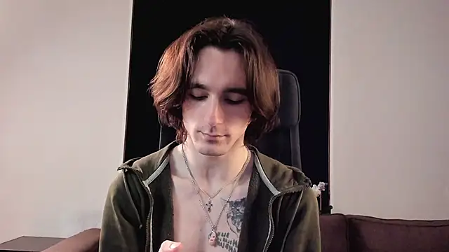 Snapshot of misterhult chatting on 02.26.25 misterhult online show from 02.26.25
