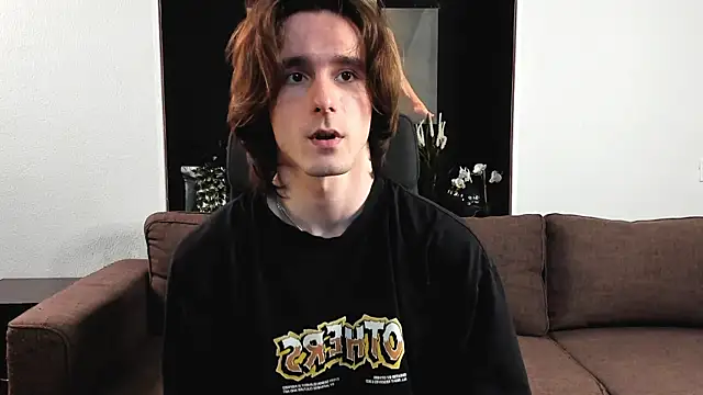 Snapshot of misterhult chatting on 03.08.25 misterhult online show from 03.08.25