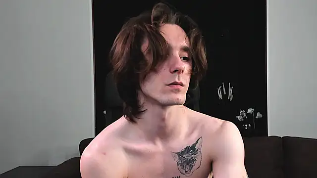 Snapshot of misterhult chatting on 03.11.25 misterhult online show from 03.11.25