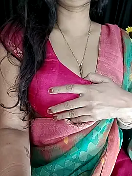 Snapshot of kaamuk_shweta chatting on 09.26.25 kaamuk shweta online show from 09.26.25