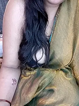 Snapshot of kaamuk_shweta chatting on 10.10.25 kaamuk shweta online show from 10.10.25