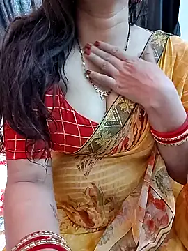 Snapshot of kaamuk_shweta chatting on 12.04.25 kaamuk shweta online show from 12.04.25