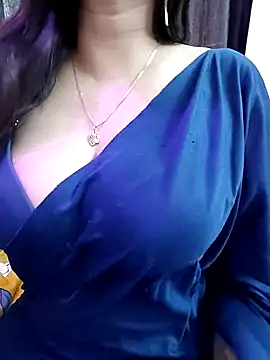 Snapshot of kaamuk_shweta chatting on 12.19.25 kaamuk shweta online show from 12.19.25