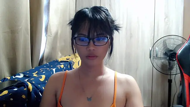 Snapshot of Altheaslut_69 chatting on 04.15.26 Altheaslut 69 online show from 04.15.26