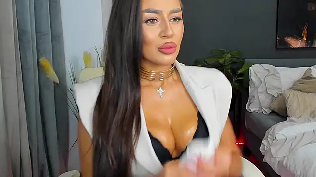 Snapshot of Sonia__Rey chatting on 10.03.25 Sonia Rey online show from 10.03.25