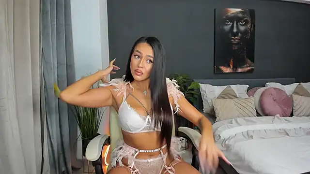 Snapshot of Sonia__Rey chatting on 10.10.25 Sonia Rey online show from 10.10.25