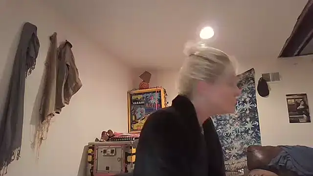 AddieAssets online show from 12.12.24