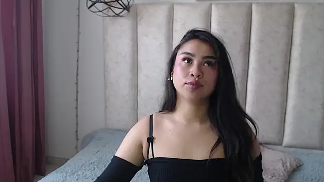 hinataleecs online show from 12.13.25