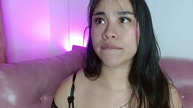 hinataleecs online show from 12.14.25