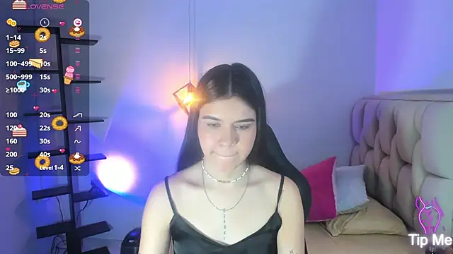 cassiehoward14 online show from 09.17.25