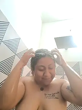 Snapshot of EmpaticBolillo chatting on 02.14.26 EmpaticBolillo online show from 02.14.26