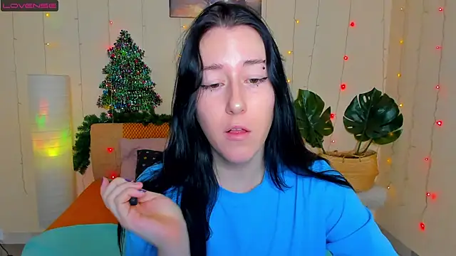 Snapshot of adell_berry chatting on 12.19.24 adell berry online show from 12.19.24
