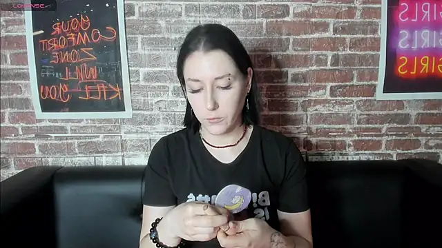 Snapshot of adell_berry chatting on 03.15.25 adell berry online show from 03.15.25