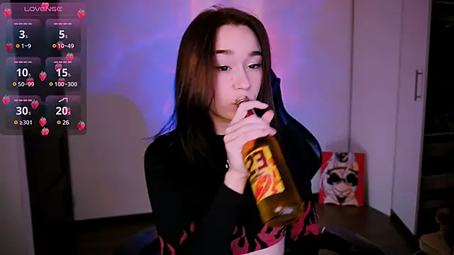 Snapshot of Kimiko__ chatting on 03.07.25 Kimiko   online show from 03.07.25