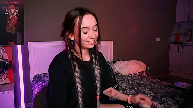 Snapshot of Kimiko__ chatting on 10.10.25 Kimiko   online show from 10.10.25