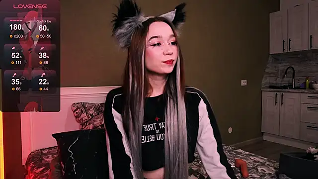 Snapshot of Kimiko__ chatting on 10.13.25 Kimiko   online show from 10.13.25