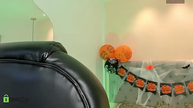 ASHLIE DIXON1 online show from 10.30.25