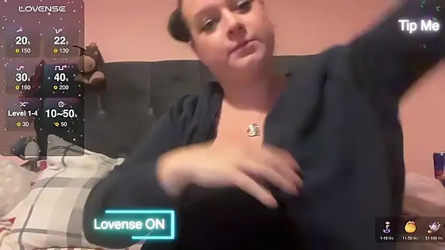 NaughtyWifeUK online show from 12.13.24