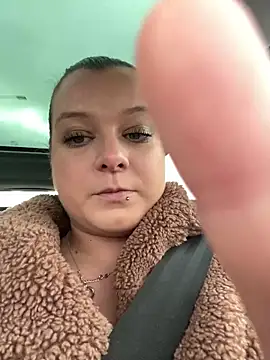 NaughtyWifeUK online show from 12.18.24