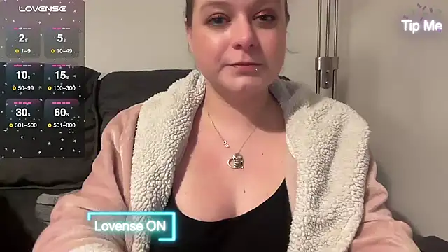 NaughtyWifeUK online show from 02.23.25