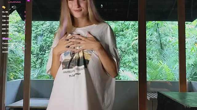 Snapshot of adele_lyv chatting on 02.12.25 adele lyv online show from 02.12.25