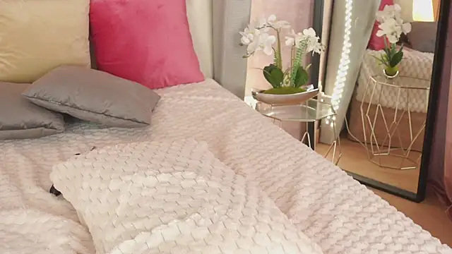 ViolettMoon1 online show from 01.30.25