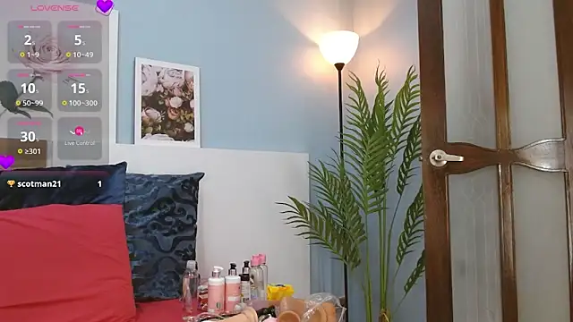 cintia hills online show from 03.17.26