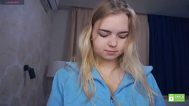 ZaraCreedon online show from 12.14.25