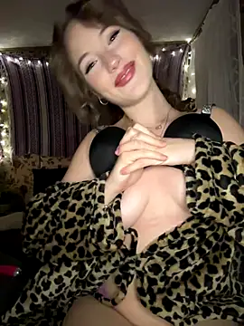 Snapshot of sexydaisyxx chatting on 10.15.25 sexydaisyxx online show from 10.15.25