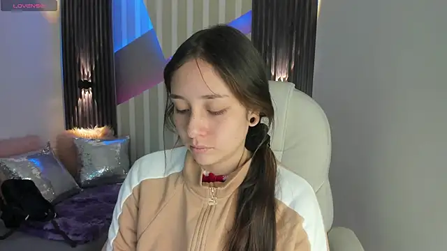 emily layton online show from 12.31.24
