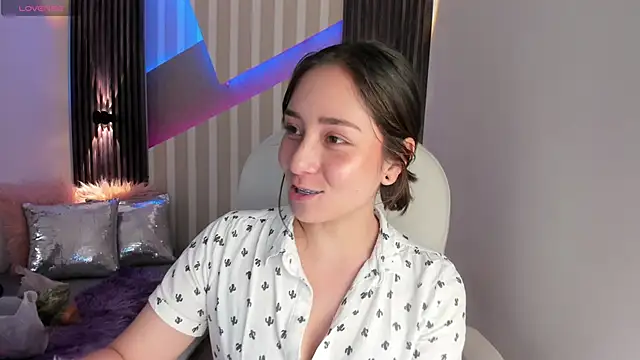 emily layton online show from 01.15.25