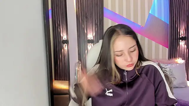 emily layton online show from 10.06.25